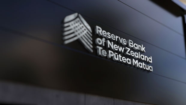 Резервный банк Новой Зеландии (RBNZ) оставил процентную ставку (OCR) на неизменном уровне 5,5% 