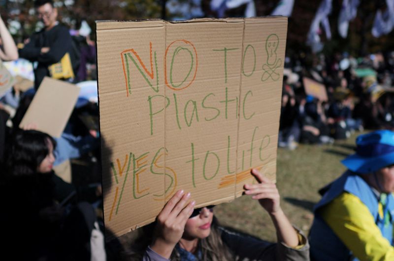 Divisions on curbing plastic waste persist as UN treaty talks begin