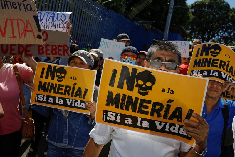 El Salvador lawmakers overturn mining ban in win for president