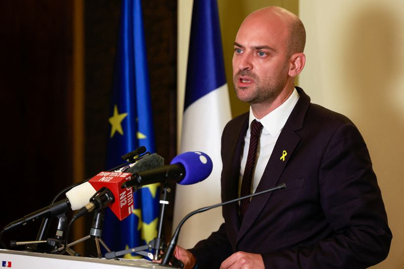 Force alone will not lead to Israel's security, France says