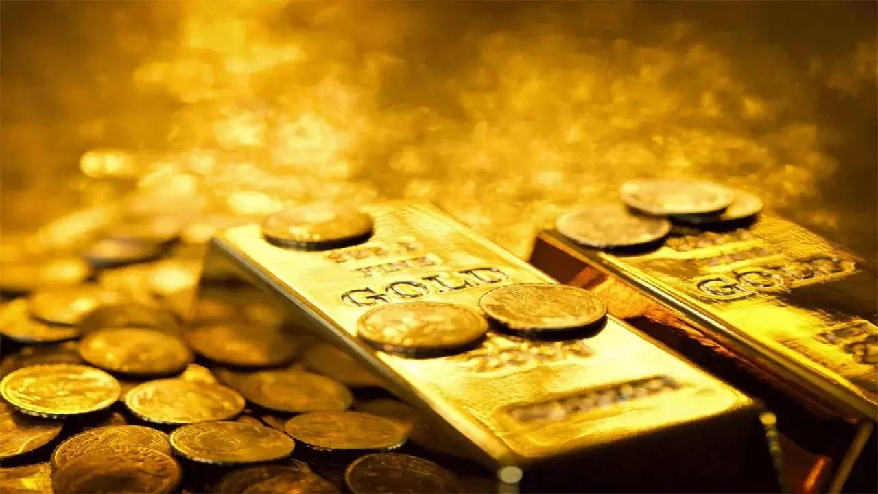 Gold advances on weaker dollar ahead of US inflation test