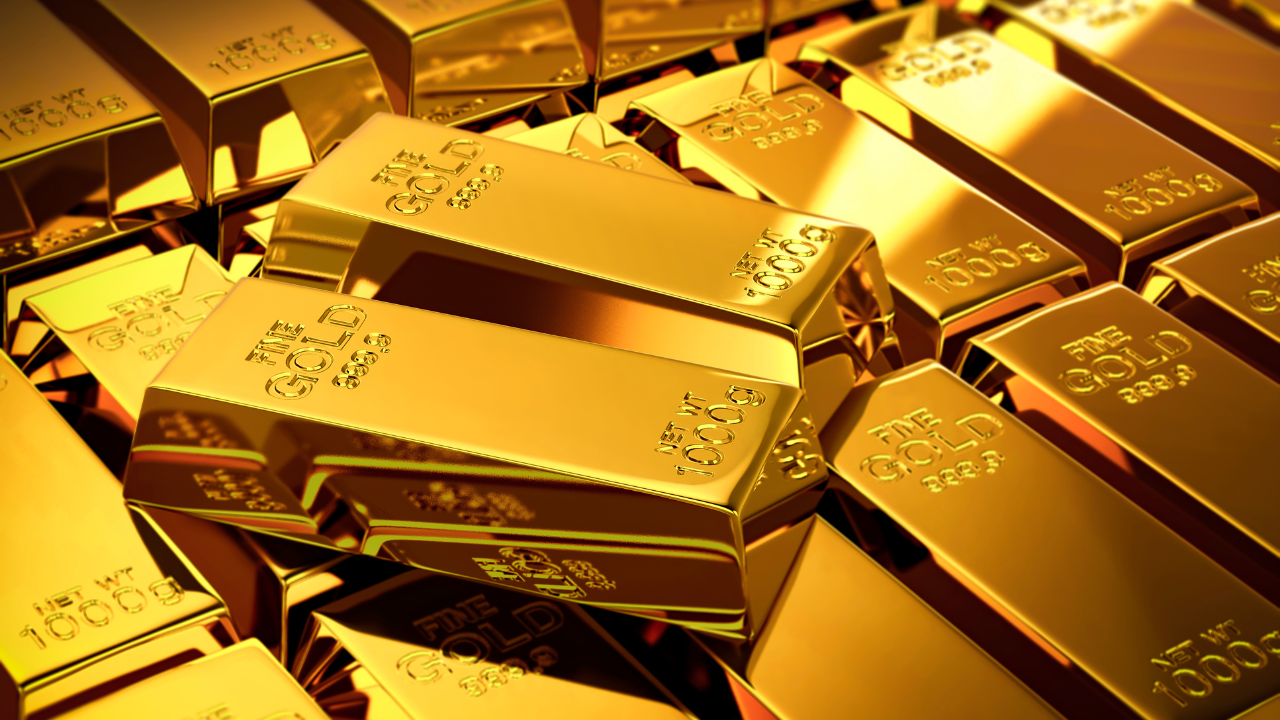 Gold flat ahead of US payrolls data, set for 2nd weekly drop