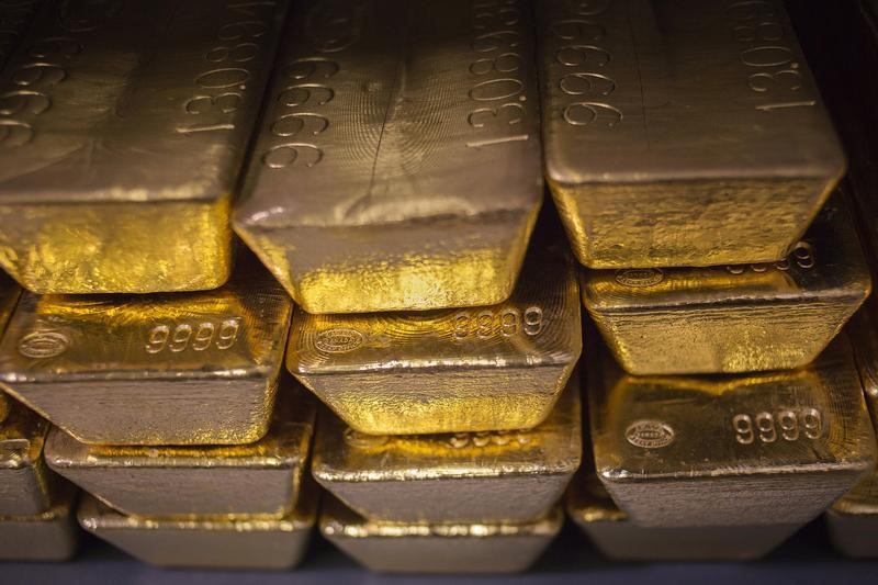 Gold prices continue to fall; CPI, Fed cues in focus