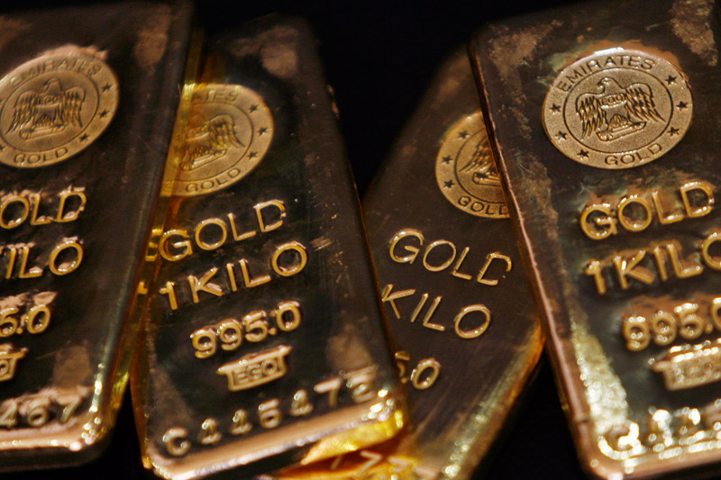 Gold prices climb on safe-haven bid amid rising Russia-Ukraine tensions