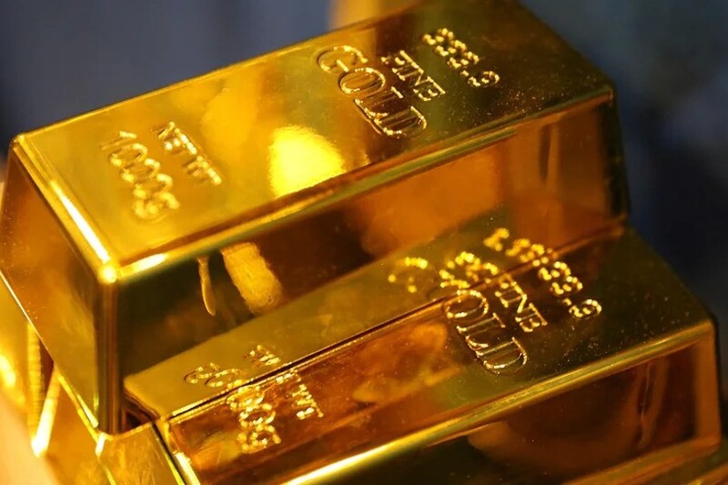 Gold prices hit record high amid election uncertainty