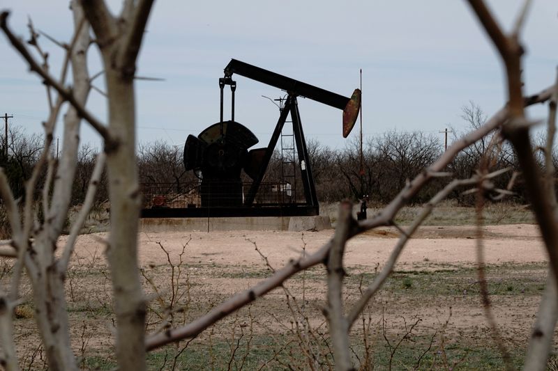 Oil dips but poised to end week higher on Fed rate cuts, lower US crude stocks