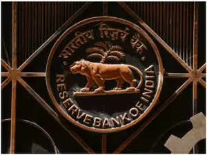 RBI bars IIFL Finance from disbursing gold loans