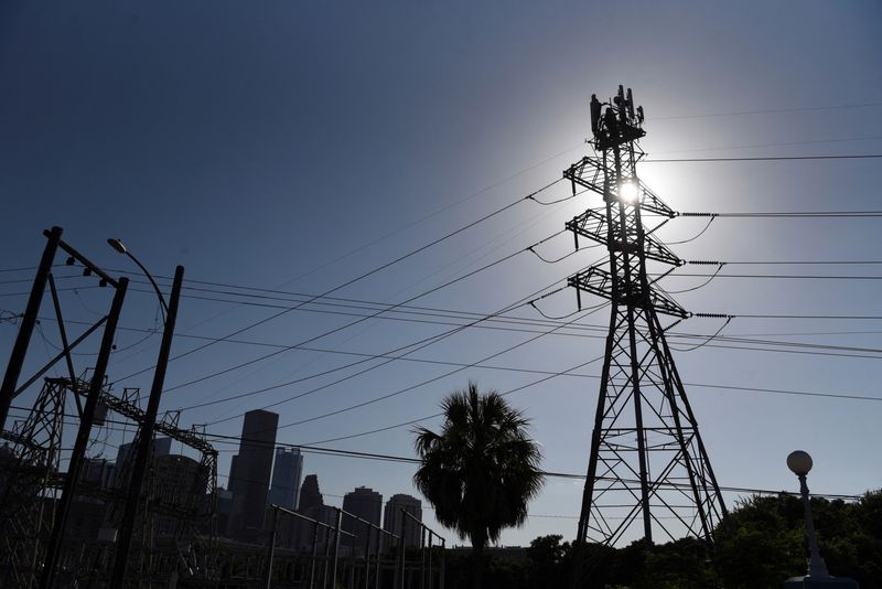 Texas power demand breaks record during heat wave, grid operator says