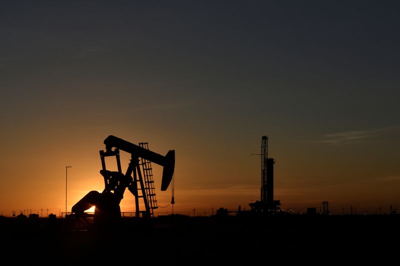 US drillers keep oil and natgas rigs unchanged for second week - Baker Hughes