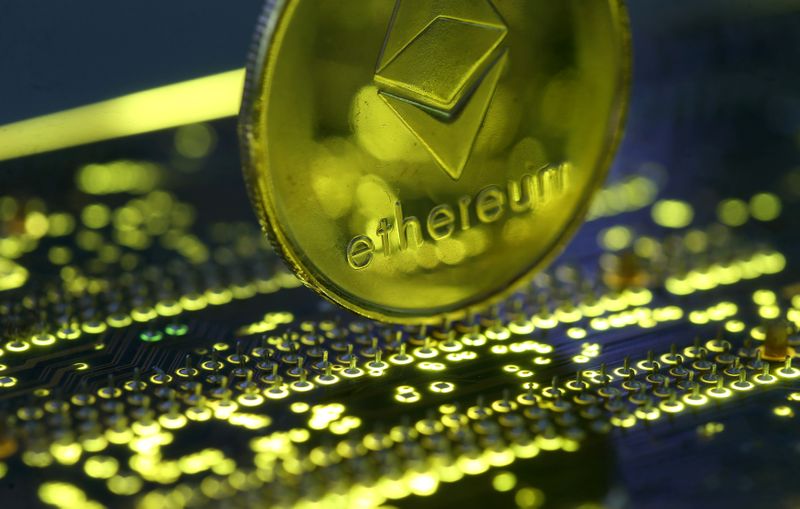 Ethereum loses traction amid Solana and Bitcoin surge