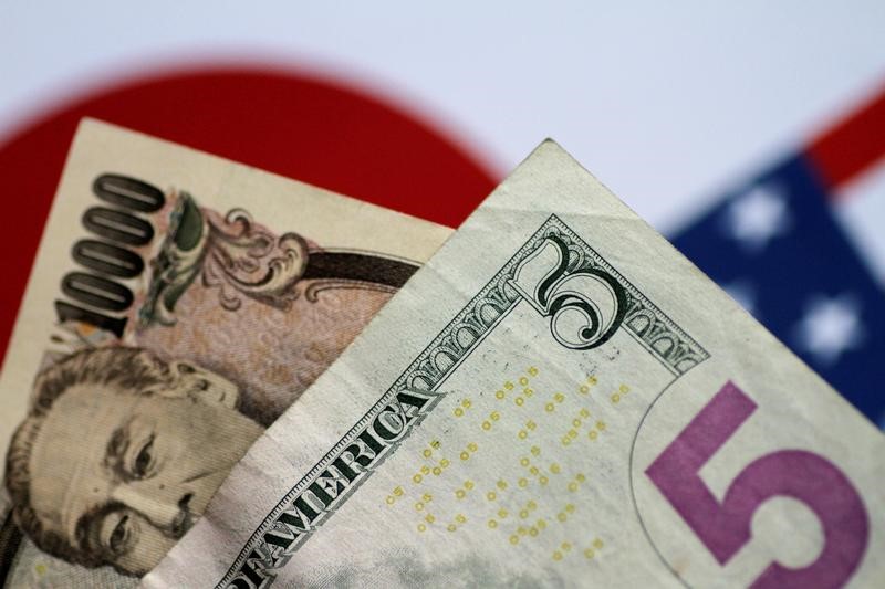 Asia FX firms on rate cut bets, yen at 5-mth high on hawkish BOJ