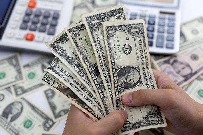 Dollar cedes to yen ahead of Fed decision