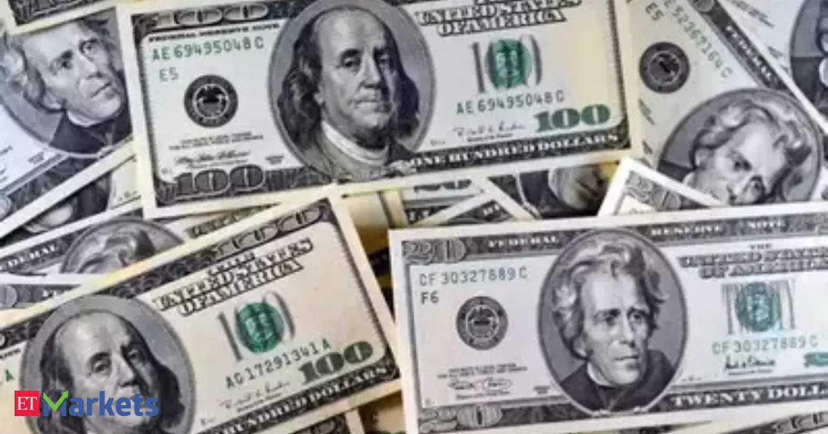 Dollar rebounds on hot US import prices