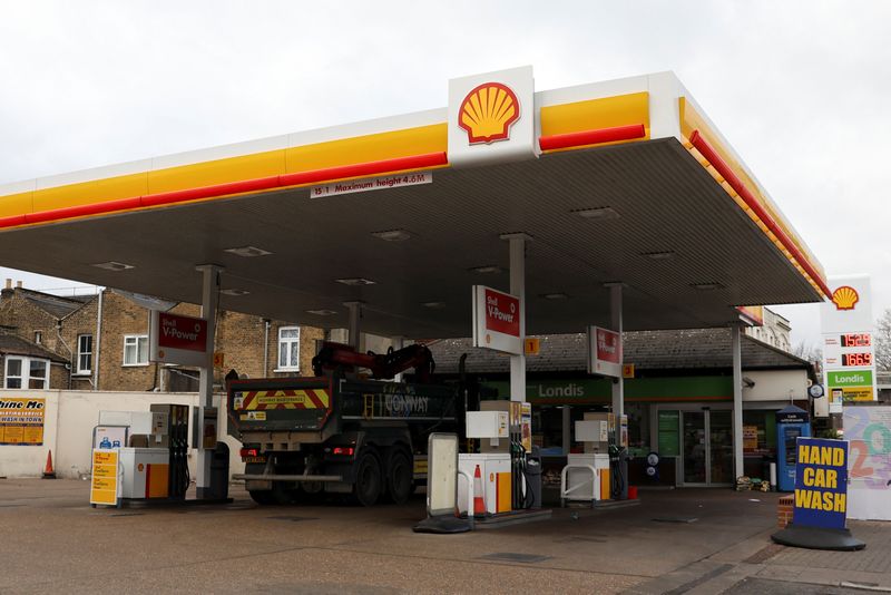 Shell's $6 billion profit smashes forecasts as LNG offsets weak refining