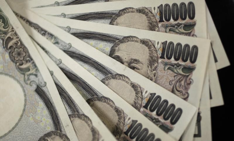 UBS raises USD/JPY forecast, says another jump to 160 is possible