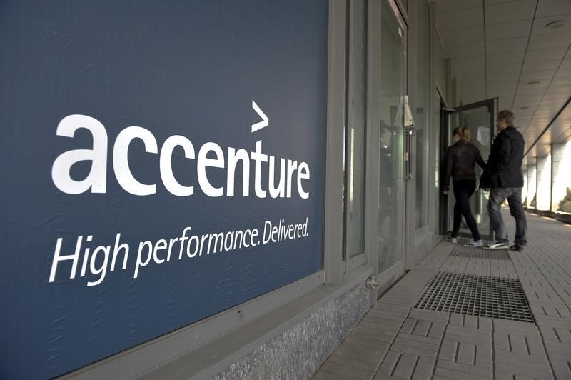 Accenture shares rise on Q1 results beat, raised annual revenue forecast