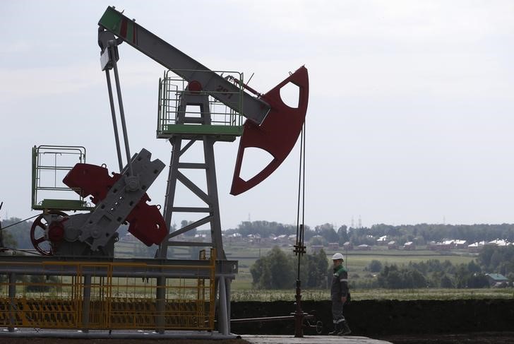 ADP jobs data, ISM services PMI, and oil inventories in focus Thursday