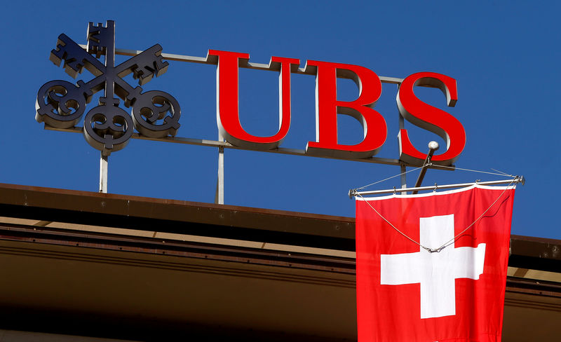 Aggressive Fed cuts could yield a new stock market bubble, UBS warns