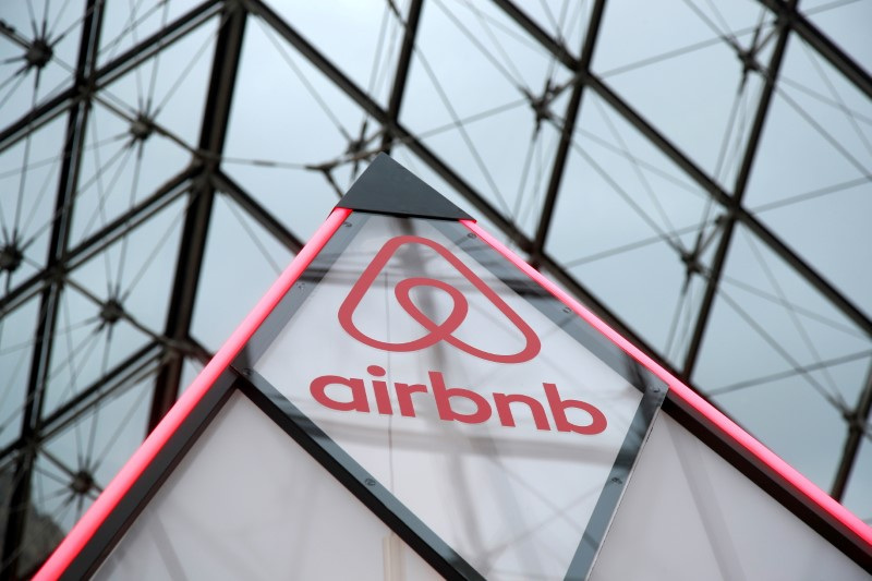 Airbnb posts mixed quarterly results, shares fall