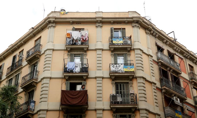 Airbnb urges Barcelona to reconsider crackdown on tourism rentals