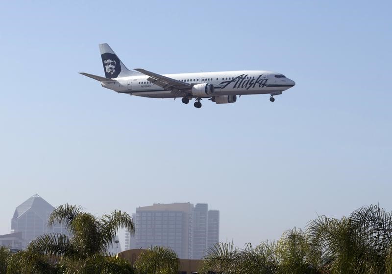Alaska Air, Hawaiian deal advances as DOJ ends antitrust review