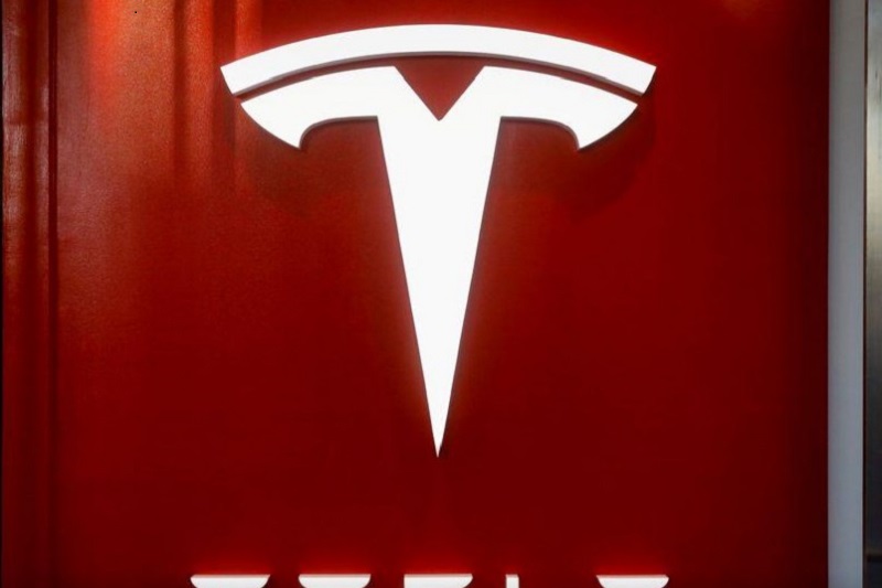 AMD and Tesla Lead Afternoon Market Cap Stock Movers on Friday