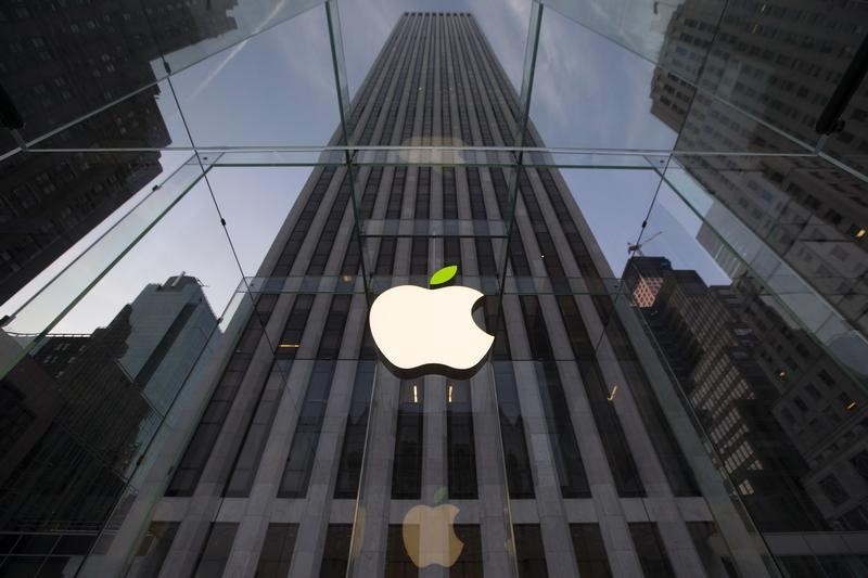 Apple Intelligence 'not driving super cycle during holiday period'