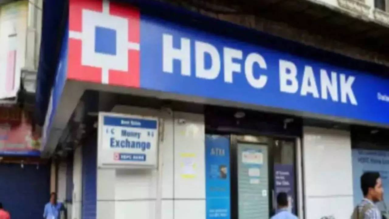 Are HDFC Bank's best days over? FIIs & mutual funds are confusing investors