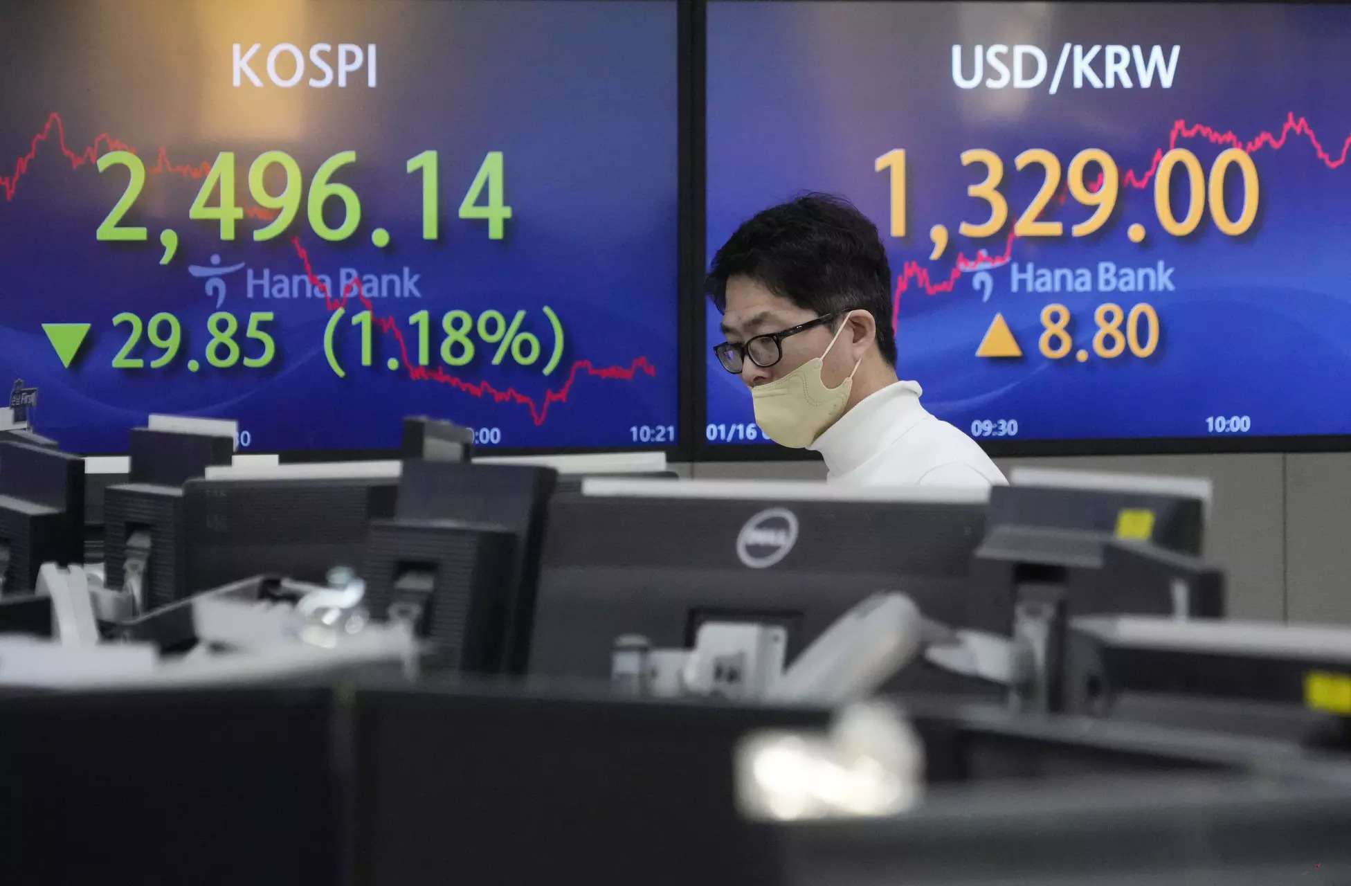 Asian shares rise on tech boost; yen on intervention watch