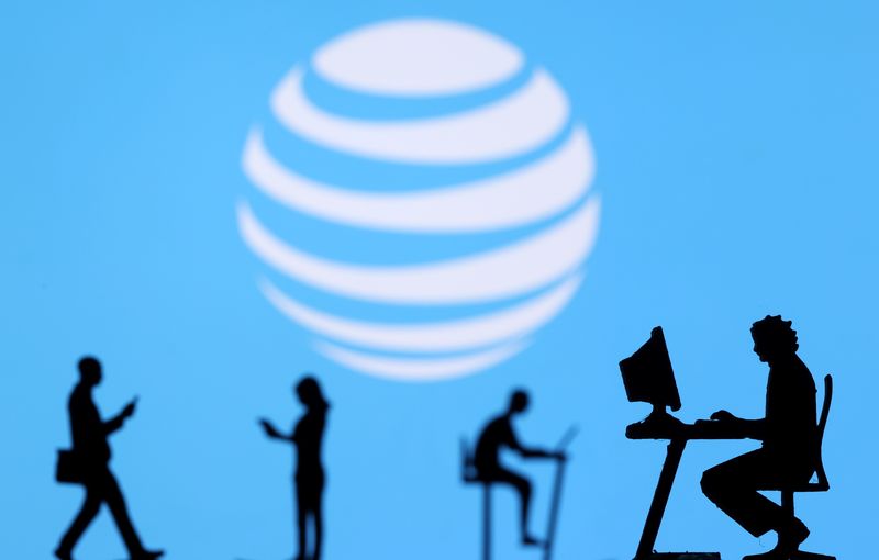 AT&T makes final offer to striking CWA union