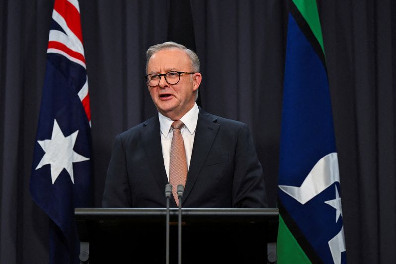 Australia PM plays down privacy fears of social media ban for children