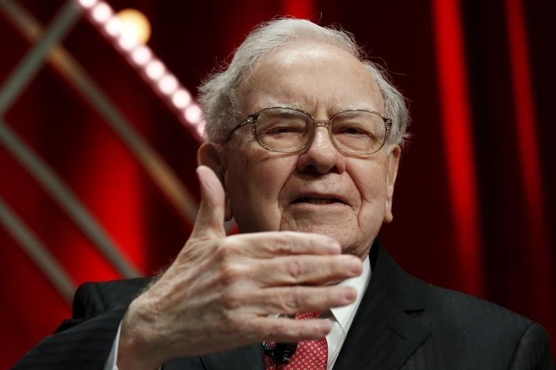 Berkshire Hathaway sells 100 mln Apple shares