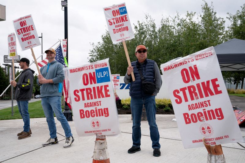 Boeing furloughs begin on Friday for thousands in Pacific Northwest