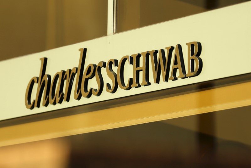 Charles Schwab stock rises as net new assets rise in August