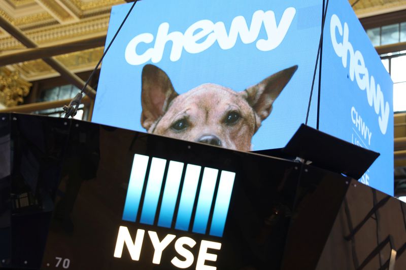 Chewy reports Q3 earnings beat, revenue up 4.8% YoY