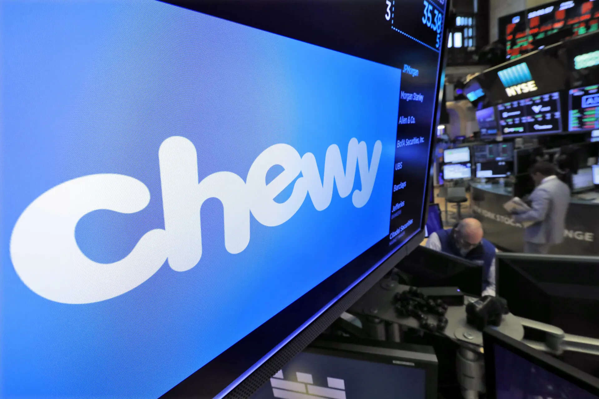 Chewy shares rise 10% after filing shows 'Roaring Kitty' takes stake