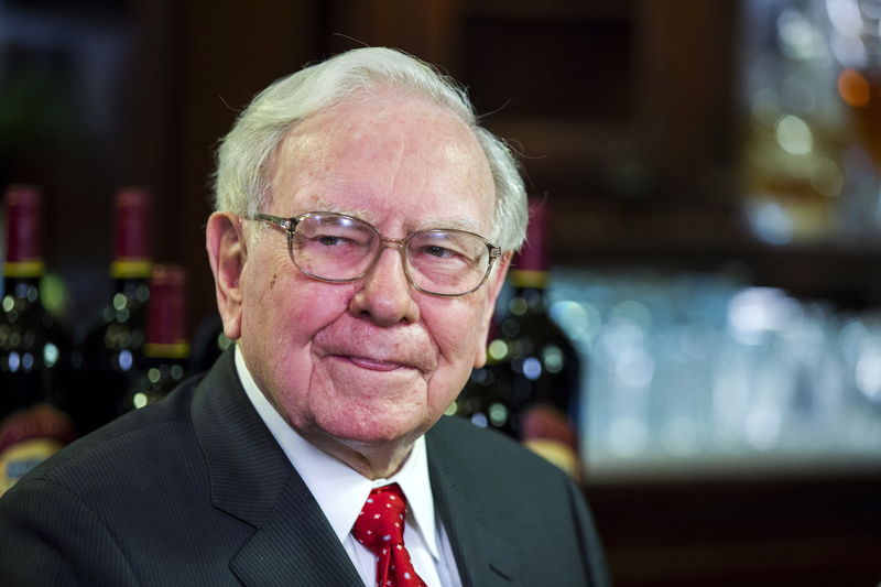 David Einhorn warns: Buffett's stock sales hold key insights for investors