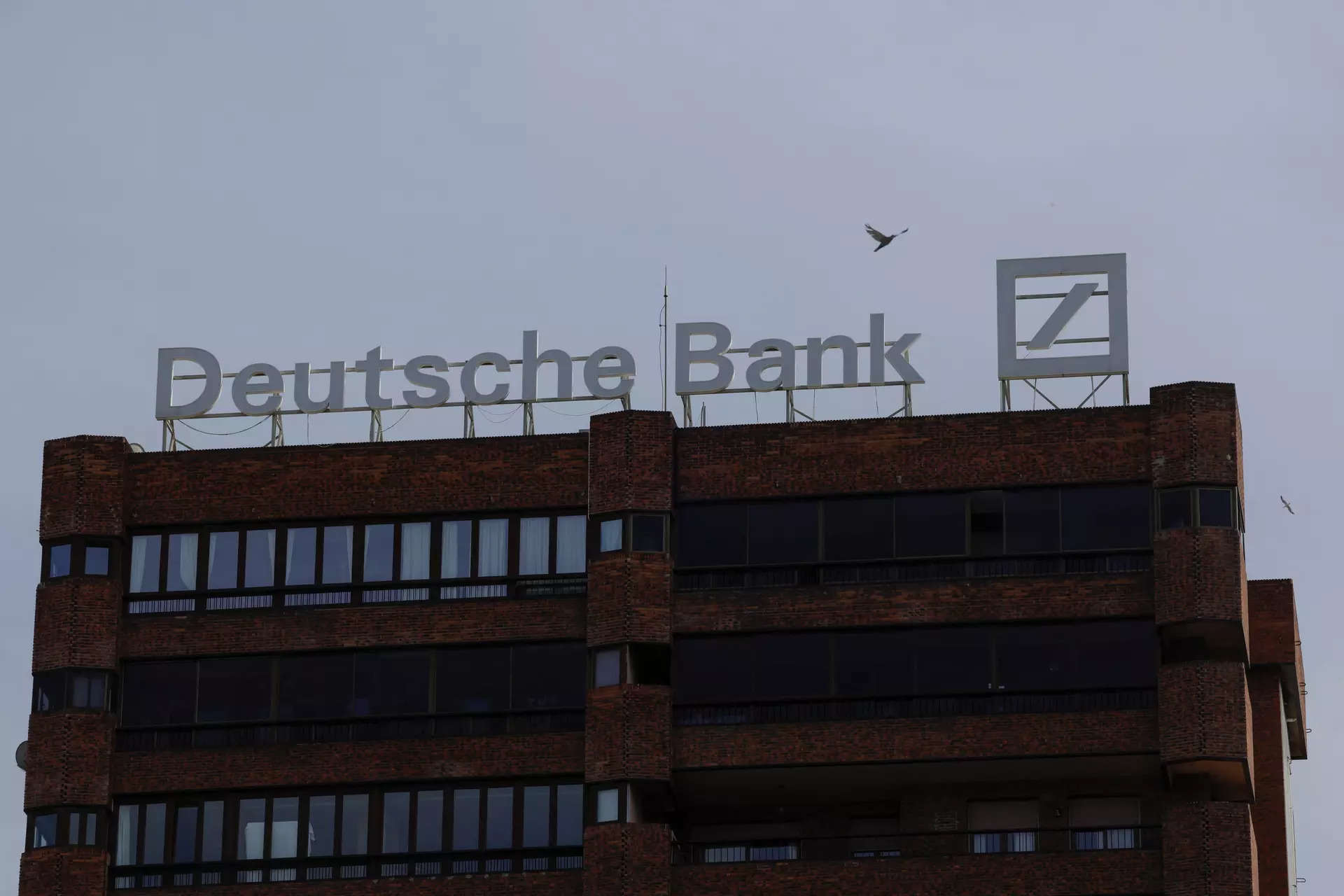 Deutsche Bank Q1 Results: Profit jumps 10% as investment bank outperforms