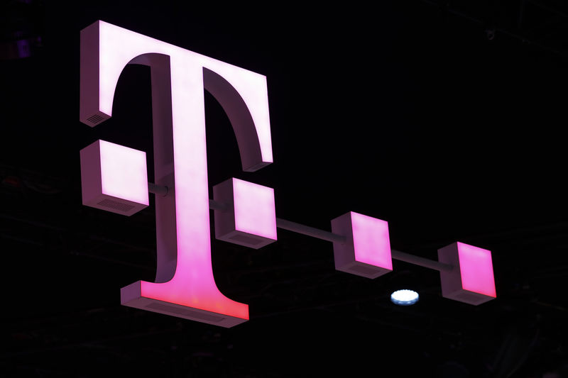 Deutsche Telekom shares rise on strong Q3, raised guidance