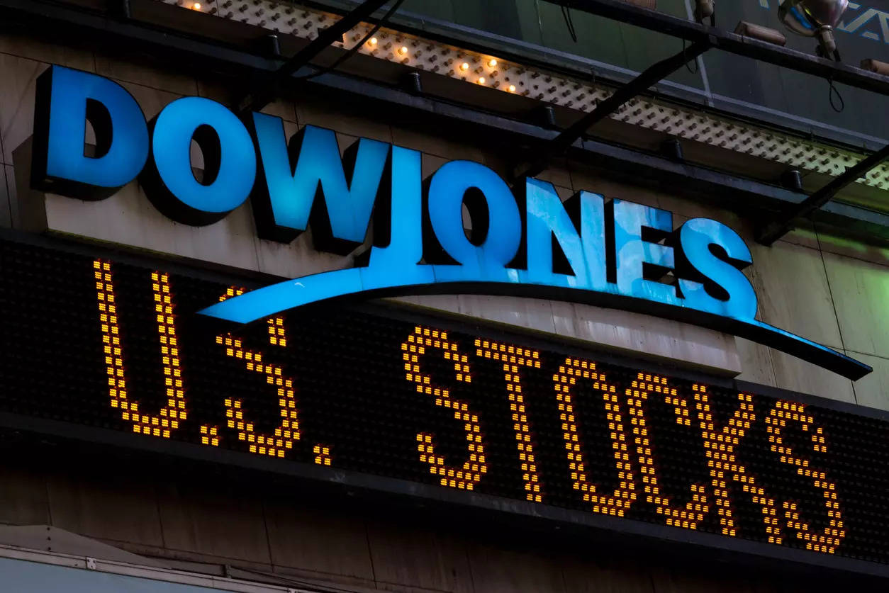 Dow closes up to make it seven in a row, as jobs data boosts rate-cut hopes