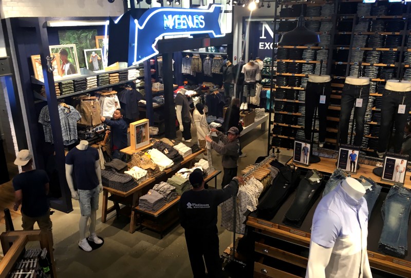 Earnings call: American Eagle Outfitters reported a record revenue of $ 1.3 billion