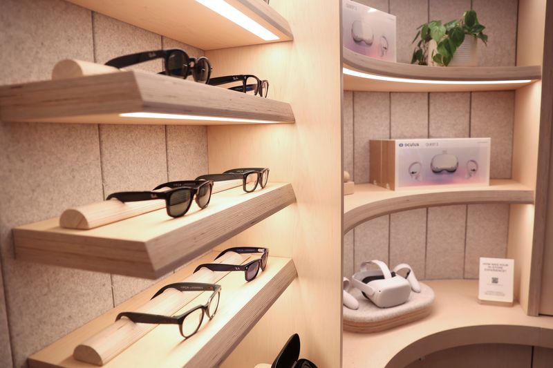 EssilorLuxottica extends smart glasses partnership with Meta