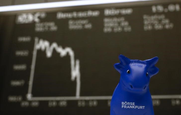 European stocks slip lower; UK budget, earnings and growth data in focus