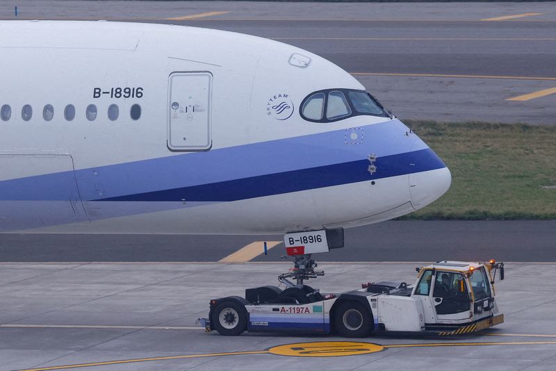 Exclusive-Boeing, Airbus to share Taiwan's China Airlines passenger jet order, sources say