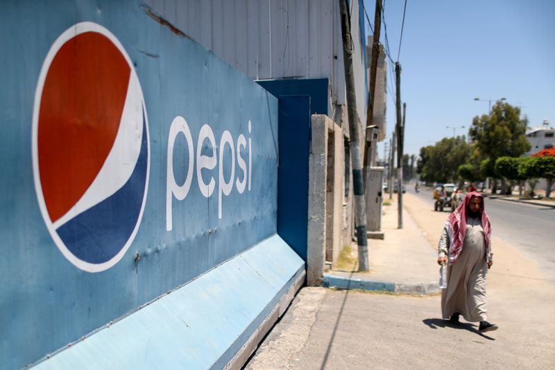 In West Bank, Pepsi and Coke bottlers face can and sugar shortage
