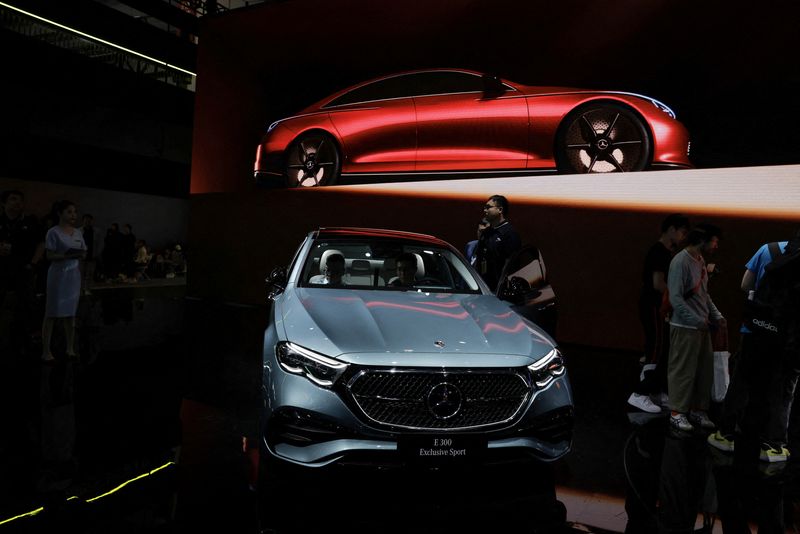 Exclusive-Mercedes to use Momenta software in 4 models, accelerate China comeback, sources say