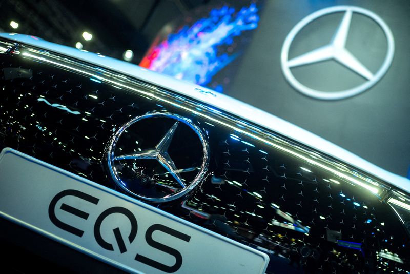 Goldman Sachs downgrades Mercedes-Benz to 'neutral' on luxury sales uncertainty