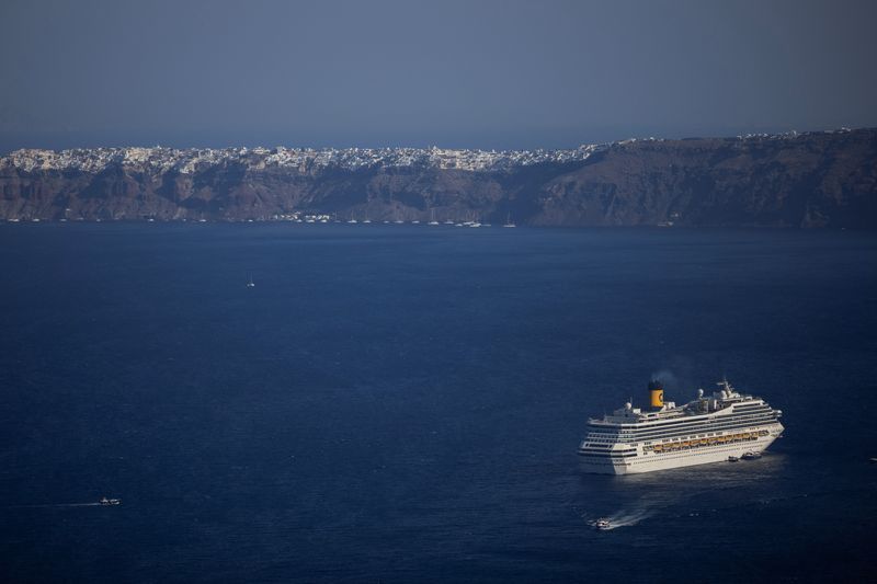Greece backs higher tax on short-term rentals, levy on cruise arrivals