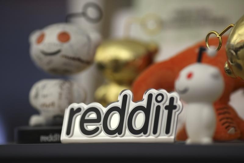 Here's how B Riley has started its coverage of internet names Snap and Reddit