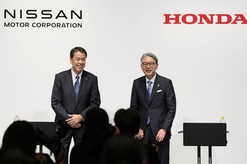 Honda, Nissan move to closer tie-up as competition intensifies, source says